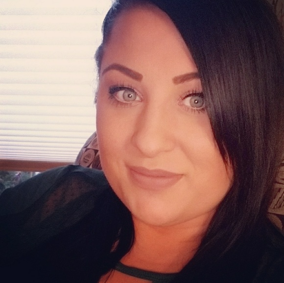 Meet your Posher, Katie - Picture 1 of 1